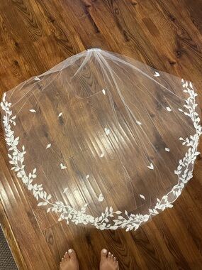 Elbow Length Bridal Veil with White Floral Appliqué